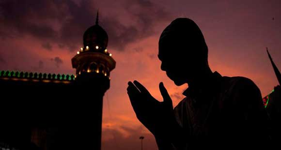Doa Puasa Ramadhan Hari Ke 8 Serta Keutamaannya